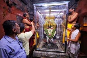 Pandharpur : Granite work in sanctum sanctorum has begun from March 18 in Shri Vitthal Rukmini Mandir; Bullet proof glass installed to protect the idol