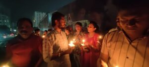Pune : Residents of Anandvan Parisar On NIBM Road Held Candlelight Protest Demanding Installation of Street Lights Near Raheja Vista Premiere and Dorabjee Paradise