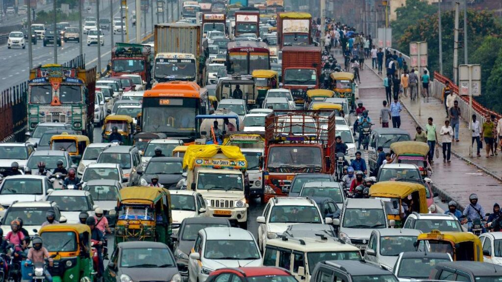 Nightly Congestion Plagues India's Widest Delhi-Meerut Expressway