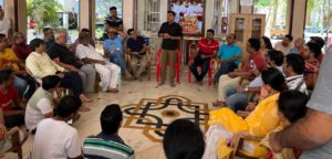 Roseland Society member’s meeting to discuss water crisis with Ex-Corporator Shatrughan Kate