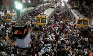 Summer Rush Strains Mumbai Train Passengers’ Pockets as Demand Surges
