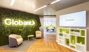 This Tech Giant Embraces Fully Remote Work for 30,000 Employees