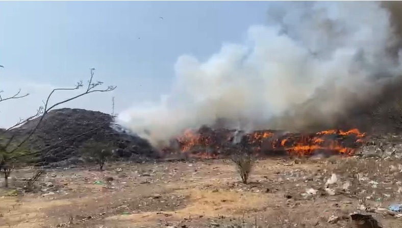 Pune : Fire breaks out at garbage depot in Hadapsar Industrial Estate