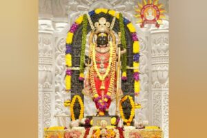 Shri Ram Lalla in Ayodhya Adorns Holy Fabric Woven by Pune Devotees