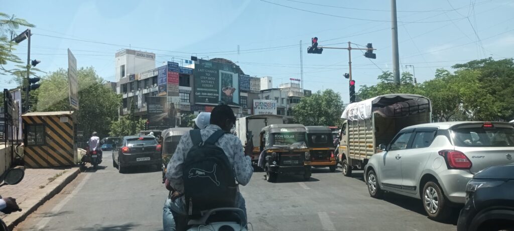 Deactivate Traffic Lights During Peak Heat Hours, Urge Pune Residents