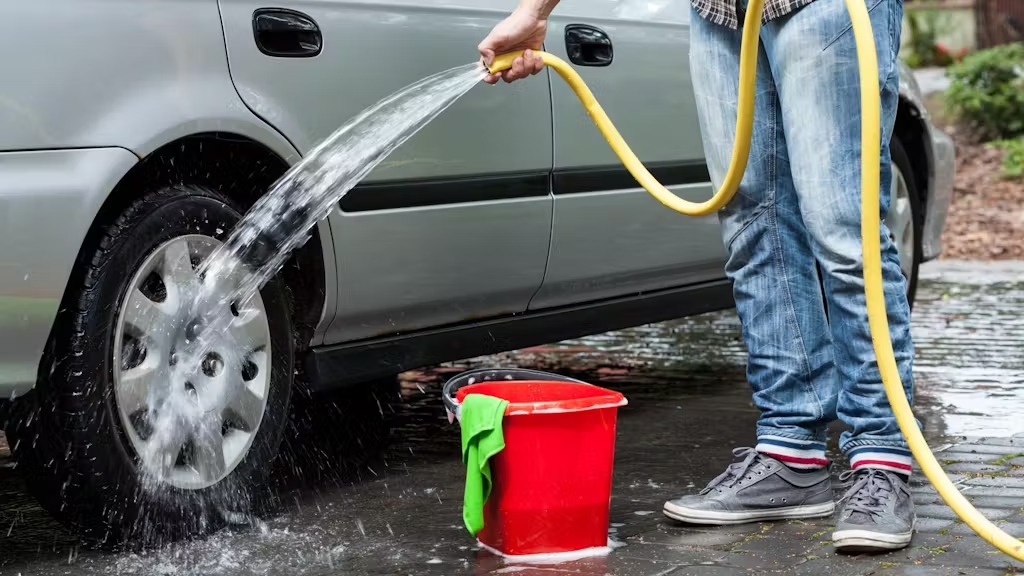 Pune Residents Flout Water Conservation Orders Despite Ongoing Crisis