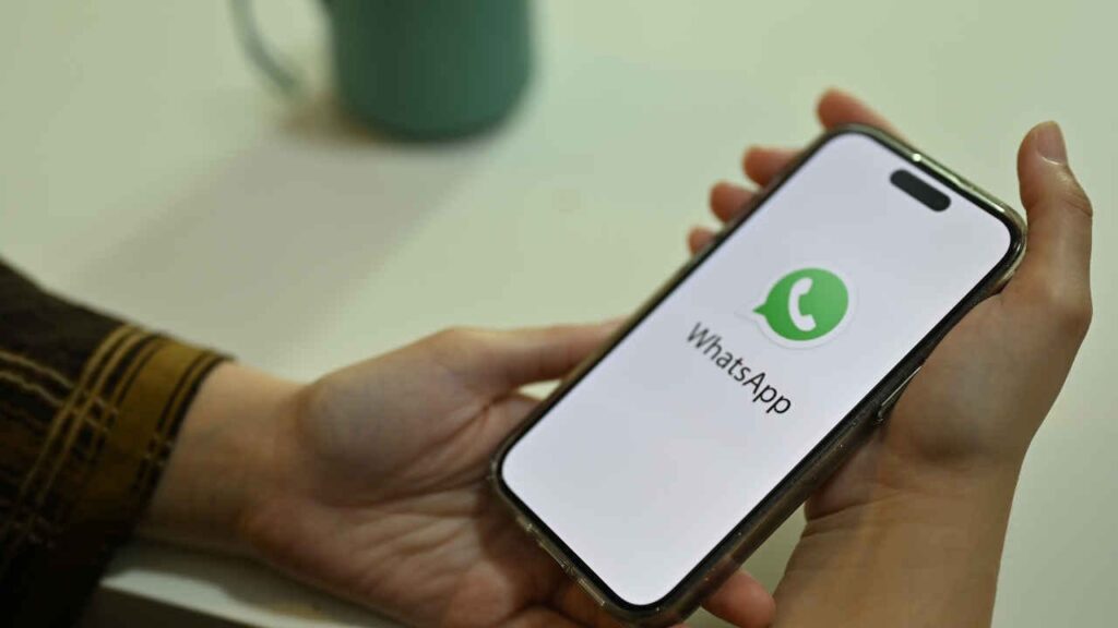 WhatsApp testing new dialler feature for voice calls to unsaved contacts