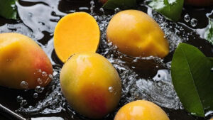 Should Mangoes Be Soaked or Not Before Eating?