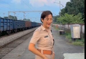 Viral Dance Video Sparks Debate: Woman in Police Uniform Dances at Railway Station