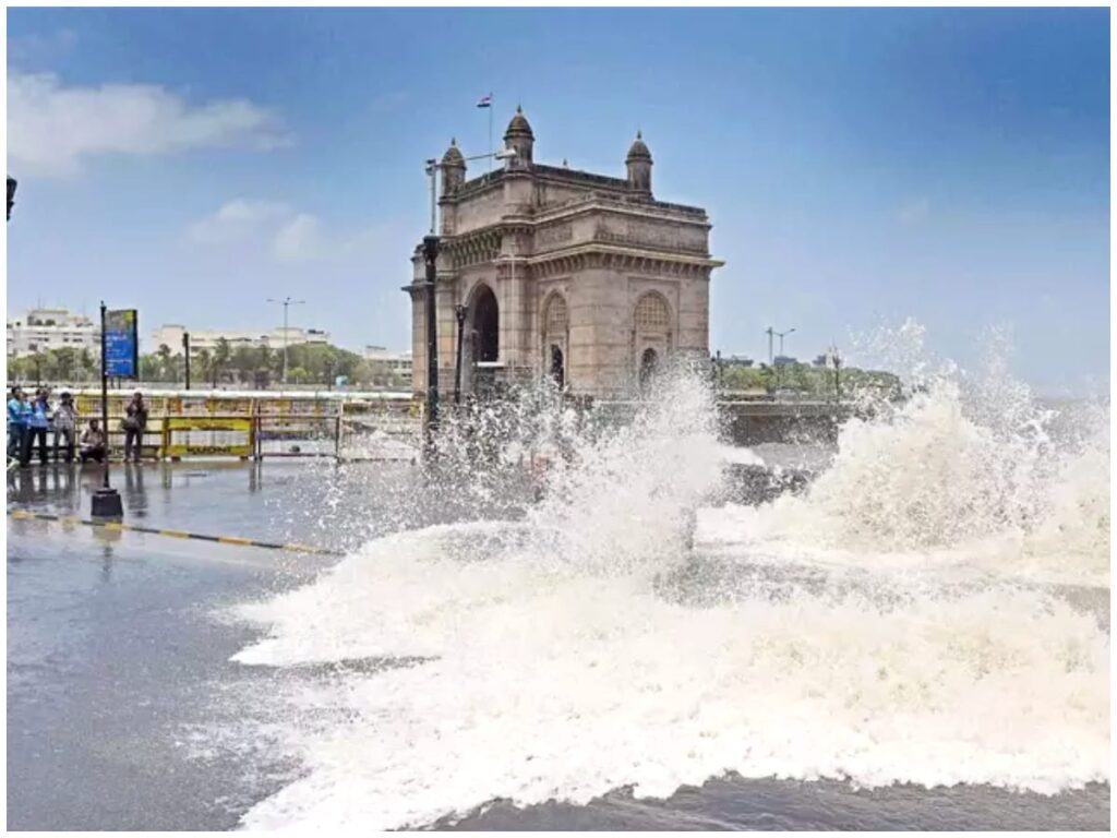 BMC Alert: High Tidal Waves Threaten Mumbai Seafront, Citizens Urged to Stay Away