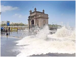 BMC Alert: High Tidal Waves Threaten Mumbai Seafront, Citizens Urged to Stay Away