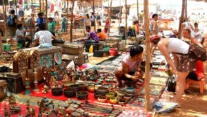 Explore Goa's Shopping Paradises: From Beachside Flea Markets to Traditional Bazaars!