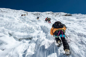 Traffic Chaos at the Top: Indian Climber's Video Reveals Mount Everest's Dangerous Reality