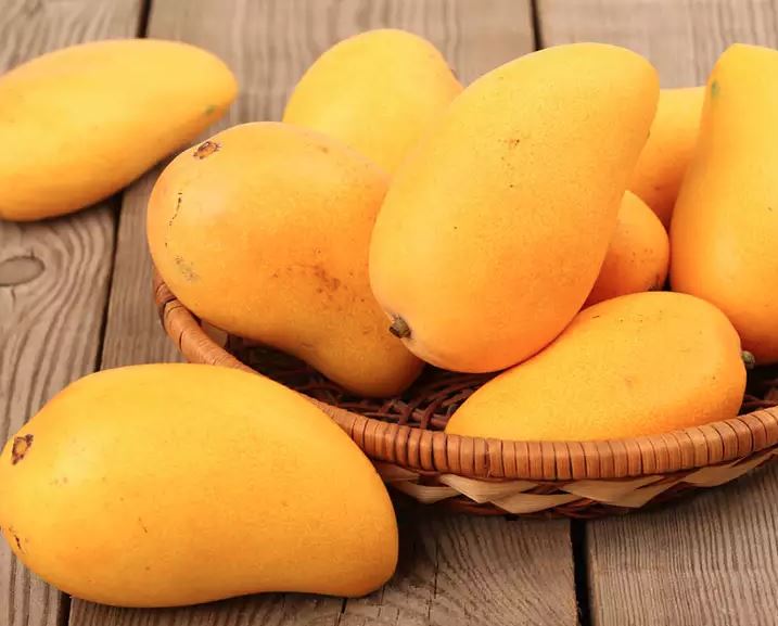 Nutrition Experts Warn Of Overindulgence in Mangoes: Portion Control Key To Health Benefits