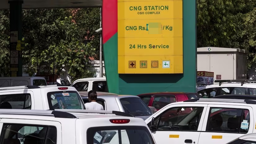 CNG Shortage in Pune: Long Queues and Commute Woes Disrupt Daily Routines