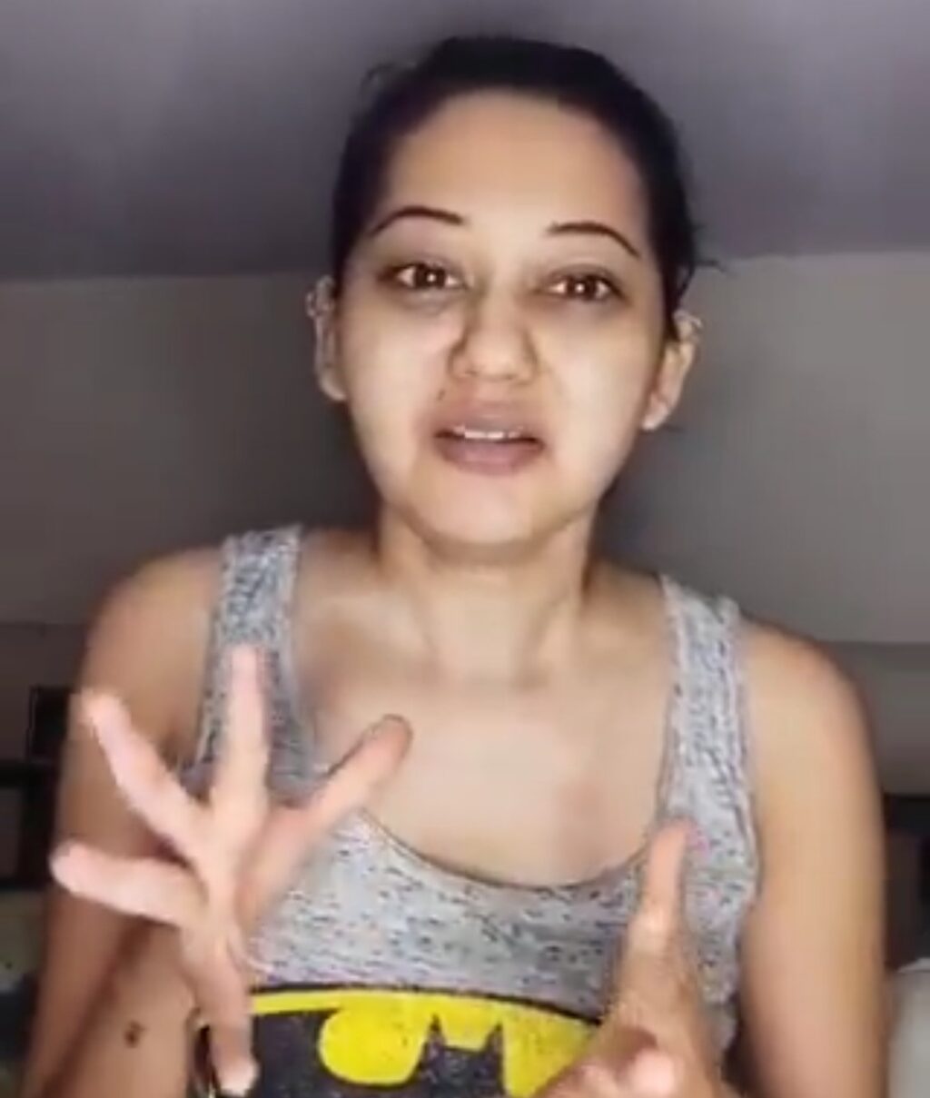 Actress Ketaki Chitale lashes out at state government over fund allocation