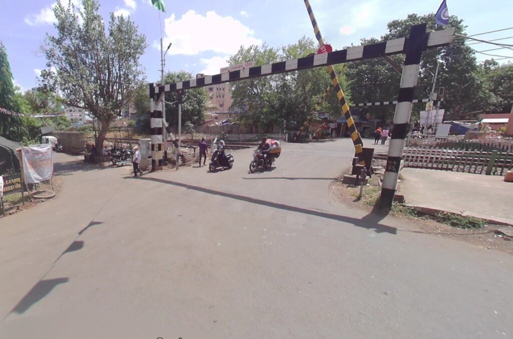 Pune News: Opposition to Installation Of Bollards At Kasarwadi Railway Crossing 