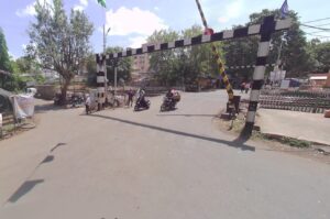 Pune News: Opposition to Installation Of Bollards At Kasarwadi Railway Crossing 