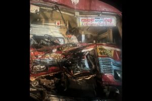 Pathardi-Mumbai Bus Crashes into Divider, Injuring 22 Passengers