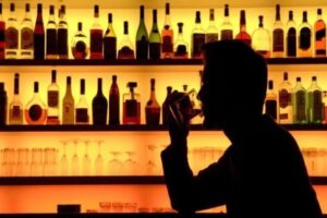 From Rs 100 in Goa to Rs 305 in Karnataka, the Same Bottle Costs Triple — Excise Disparity Fuels Cross-Border Booze Buys