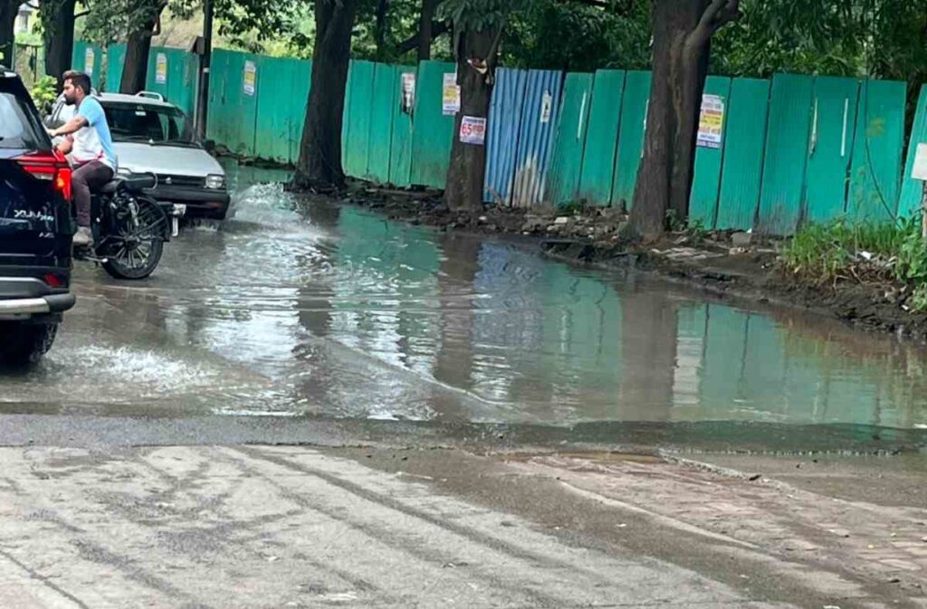 Pune: Ivy estate residents in Wagholi suffer due to accumulated sewage water on road