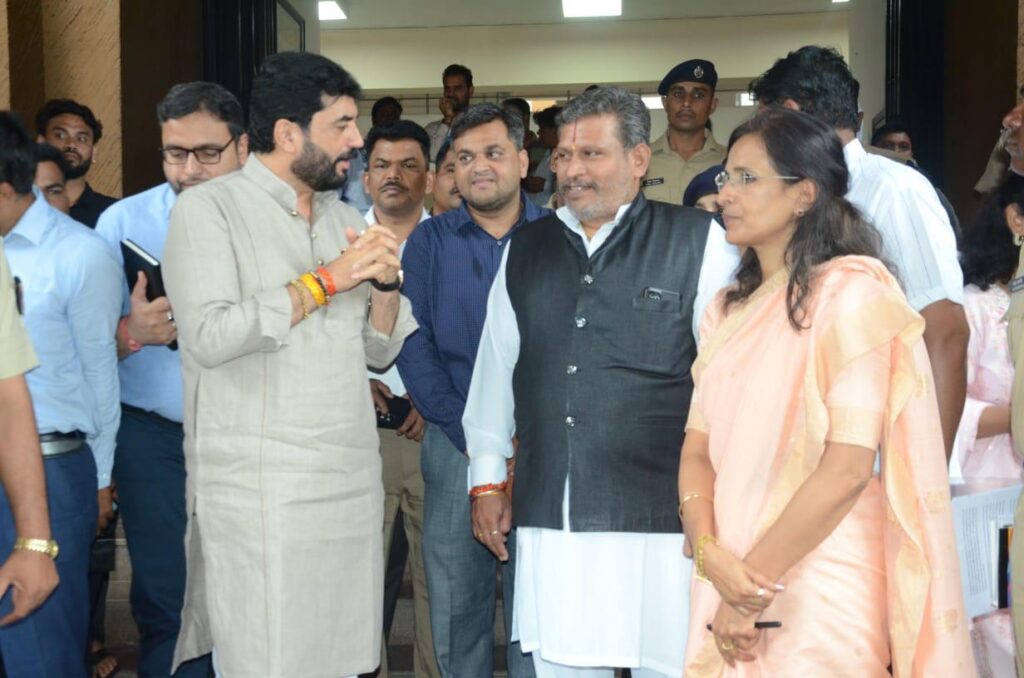 Pune-Nashik Semi High Speed Rail Project Under Survey, Muralidhar Mohol Reviews Pune Railway Division's Infrastructure Progress