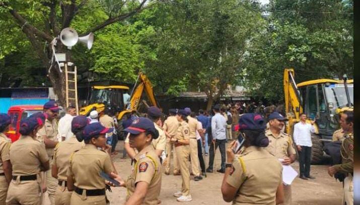 Pune: 100 shops, 30 homes removed by PMC from refuged property in Bund garden