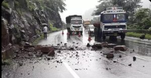 Maharashtra: Dangerous Roads in Kasara Ghat: Drivers Appeal To CM for Repairs