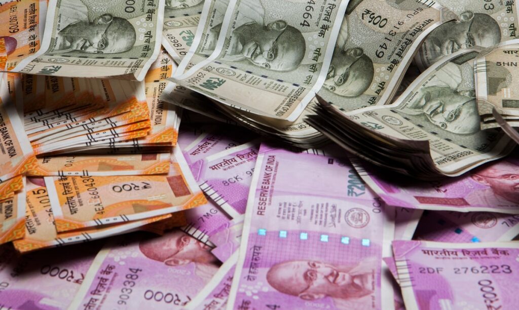 Profits nearly quadrupled but salaries of employees didn't Economic Survey Urges Firms to Raise Compensation