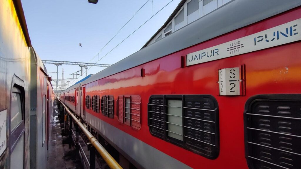 Pune: Change of Composition of Dadar-Hubballi Express and Pune-Jaipur Express