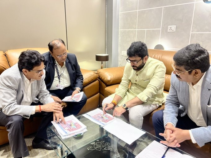 New Pune Airport Terminal Access Road To Be Widened: Mohol Meets With PMC Chief And Airport Director