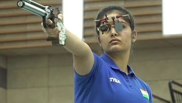 Manu Bhaker Shines in Her First Olympic Final, Salvaging India's Day in Shooting