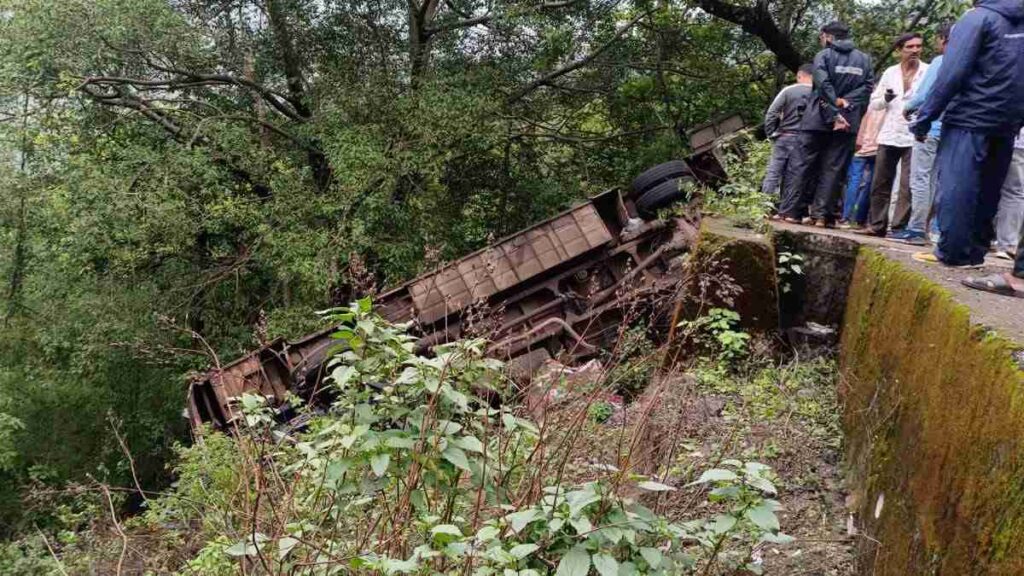 Bus with 65 Passengers Plunges into Saputara Valley; 2 Dead, Many Injured