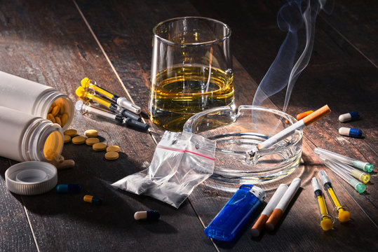 Pune Police Seize LSD Strips, Hydroponic Ganja Worth ₹19.54 Lakh Seized From College Graduates