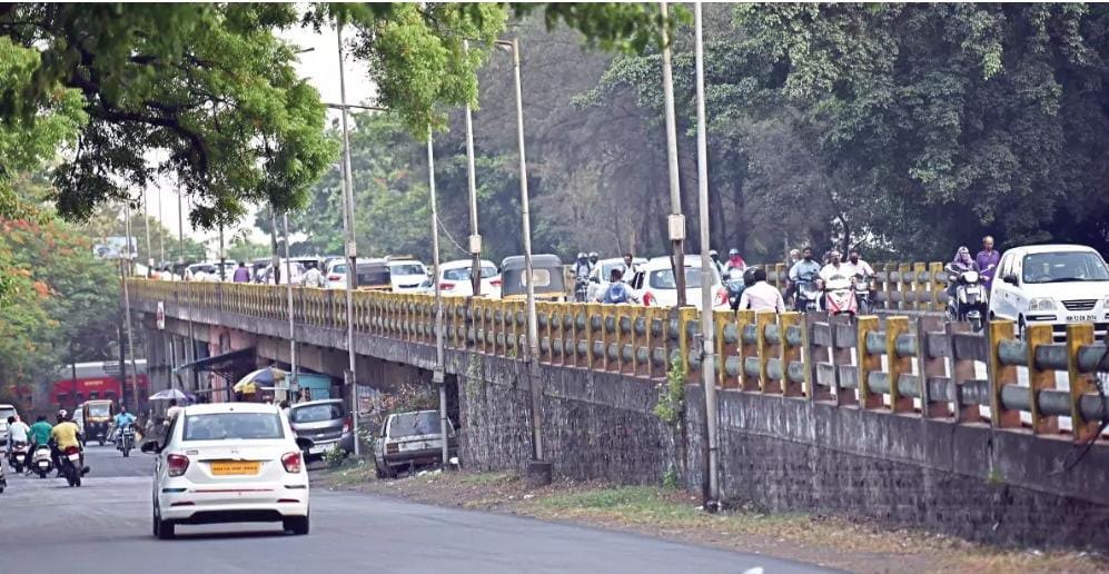 Pune: PMC Clears Slums to Accelerate Sadhu Vaswani Bridge Construction