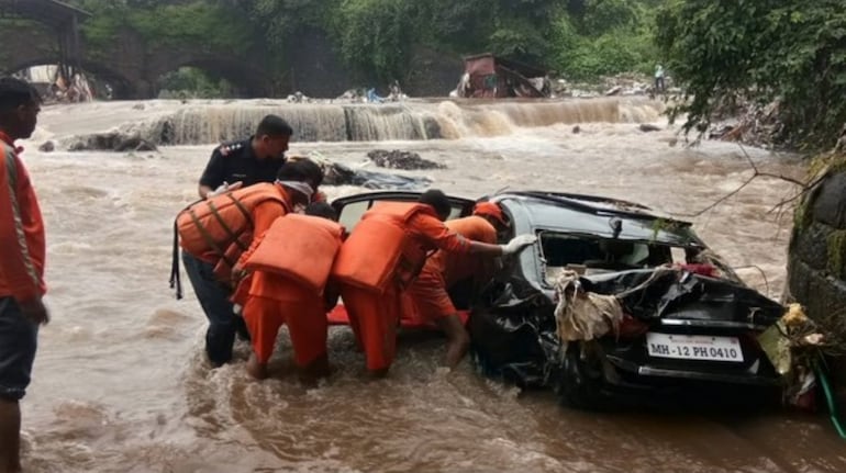 Flood Affected People In Pune Will Receive Rs. 25,000 In Aid Soon 