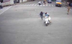 WATCH | Bengaluru Policeman Bravely Stops Notorious Thief, Gets Dragged 20 Meters; Dramatic Incident Caught on CCTV