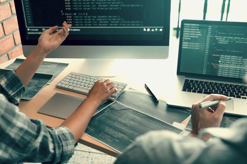 23-Year-Old IT Engineer Earning ₹1 Lakh Monthly Seeks Advice on Staying in India or Moving Abroad