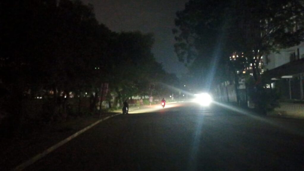 Pune News:  Hinjawadi Phase 3 Residents Struggle with Poor Infrastructure and Lack of Streetlights