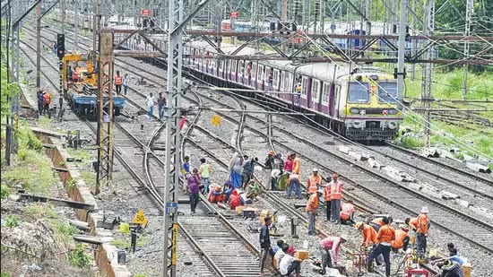 Mumbai: 35-day mega block on western line from August 27; Nearly 700 trains to be cancelled