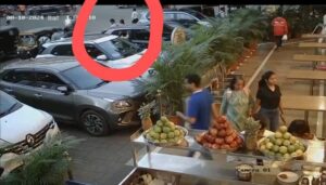 Pune: Laptop, Gold Chain, and Mobile Phone Stolen from Parked Car in Kalyani Nagar; Watch Video
