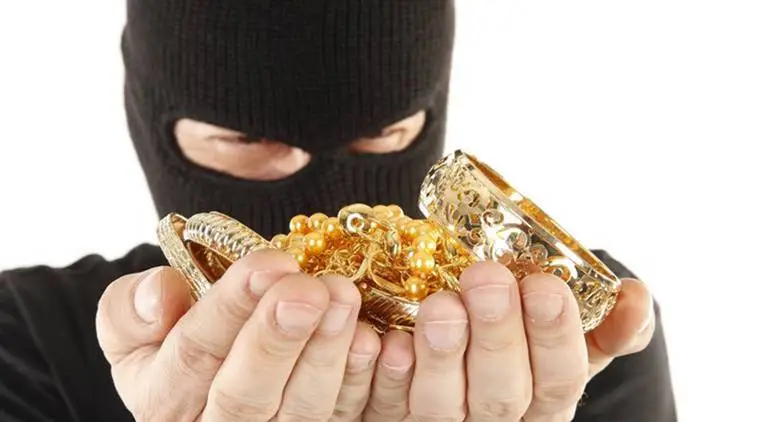 Gold Jewellery Worth Rs 32 Lakh Stolen From Jeweller In Pune