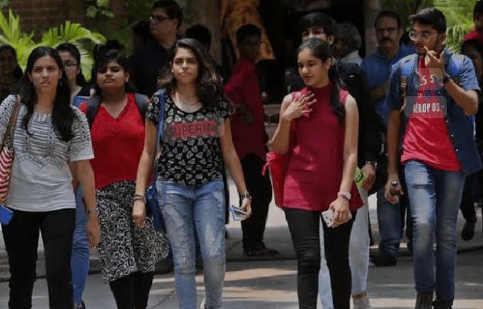 Maharashtra Government Launches Lek Ladki Yojana to Empower Girls 