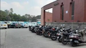 Parking Problems Persist In Pune as PMC’s Pay-And-Park Project Remains On Hold
