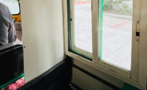 Woman Shares Photo of Bengaluru Auto Rickshaw With Car-Like Window, Internet Calls It "Cool"