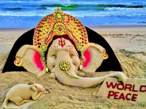 Ganesh Chaturthi 2024: Sudarsan Pattnaik's Stunning Sand Art Promotes 'World Peace' at Puri Beach