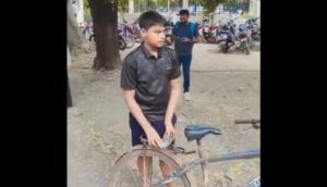 15-Year-Old Schoolboy Rides 58 KM on Bicycle to Watch Virat Kohli Bat in Kanpur Test vs Bangladesh