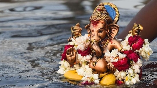 ganesh-visarjan_4d96b8b4-7a83-11e6-9f8c-92f0a5be7f74_1695730804588