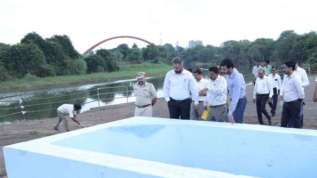Pune News: Pimpri Chinchwad Commissioner Vists Visarjan Ghats, Appeals For Home Immersion Of Eco-friendly Idols
