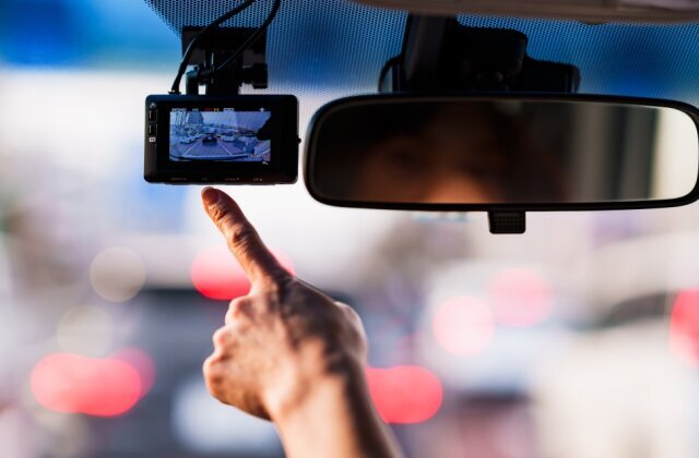 Why Invest in a Dash Cam? A Guide to Features and Purchase Considerations